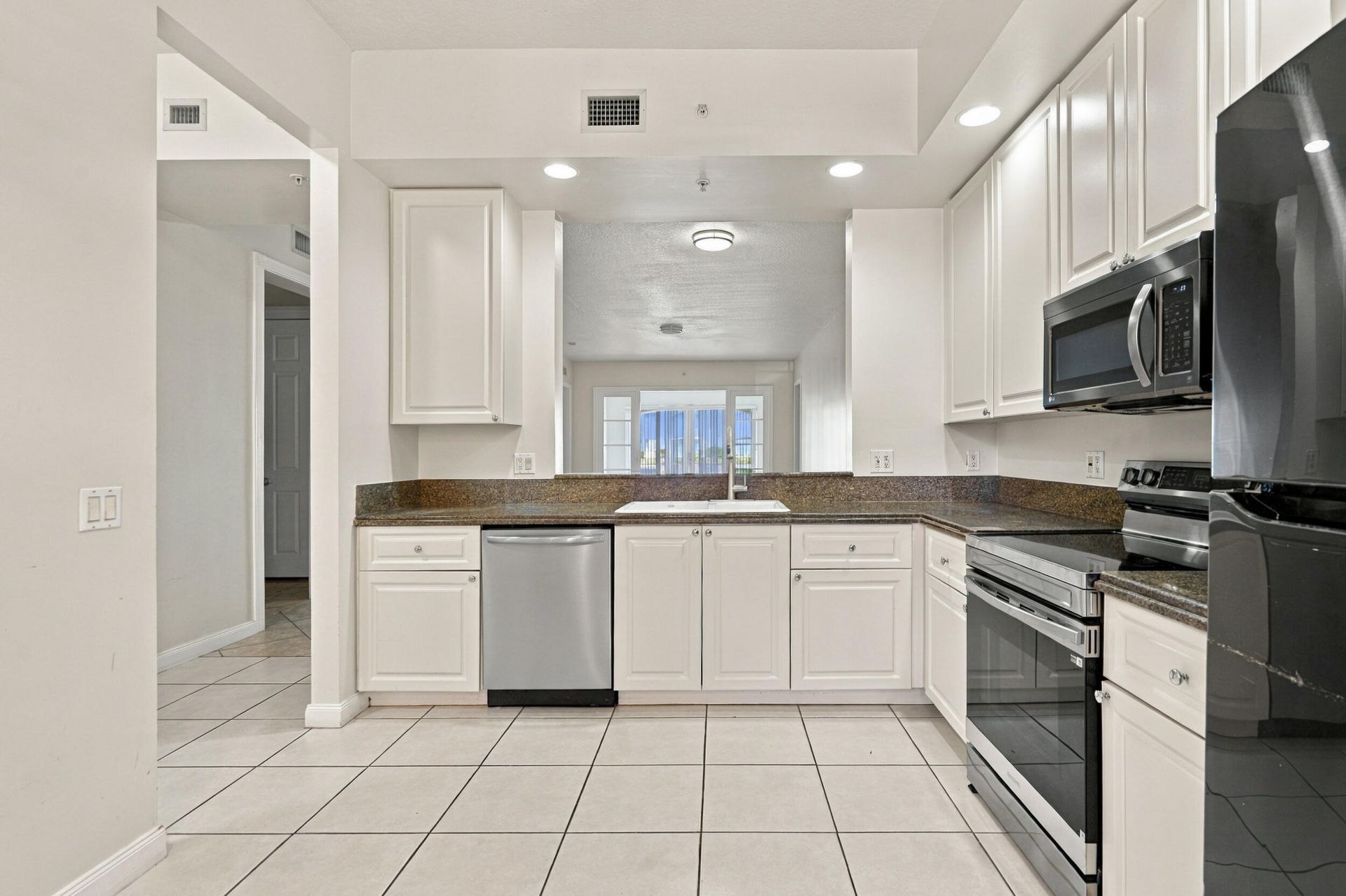19 Harbour Isle Drive W, Unit 103, Fort Pierce, FL 34949 Photo