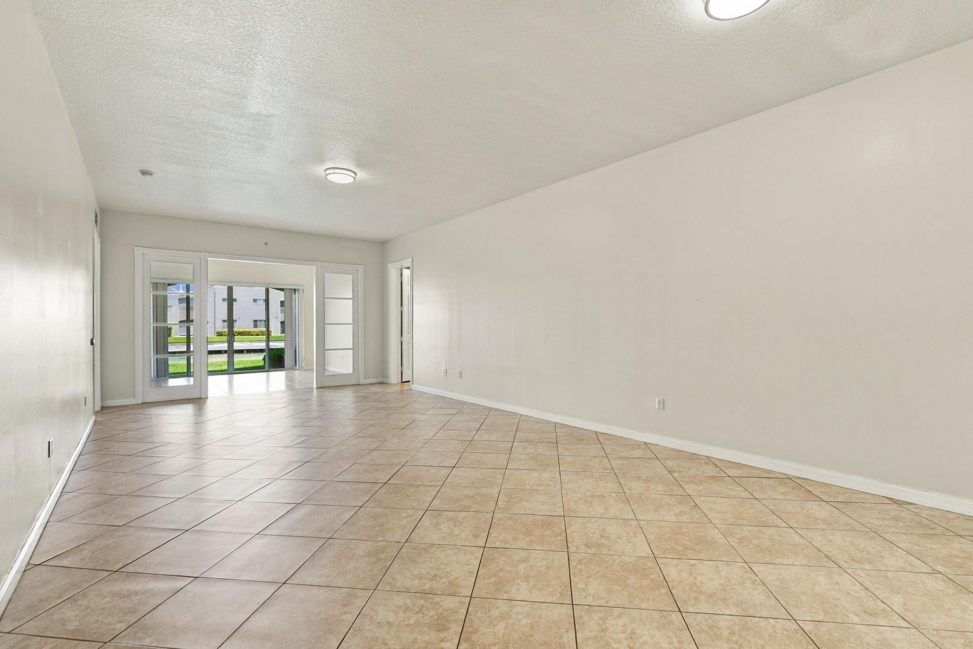 19 Harbour Isle Drive W, Unit 103, Fort Pierce, FL 34949 Photo
