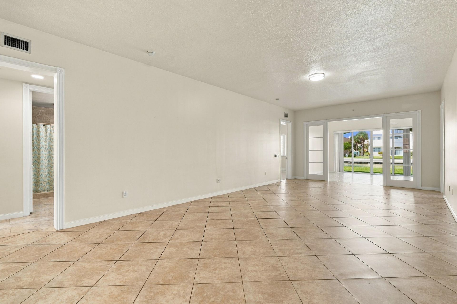 19 Harbour Isle Drive W, Unit 103, Fort Pierce, FL 34949 Photo