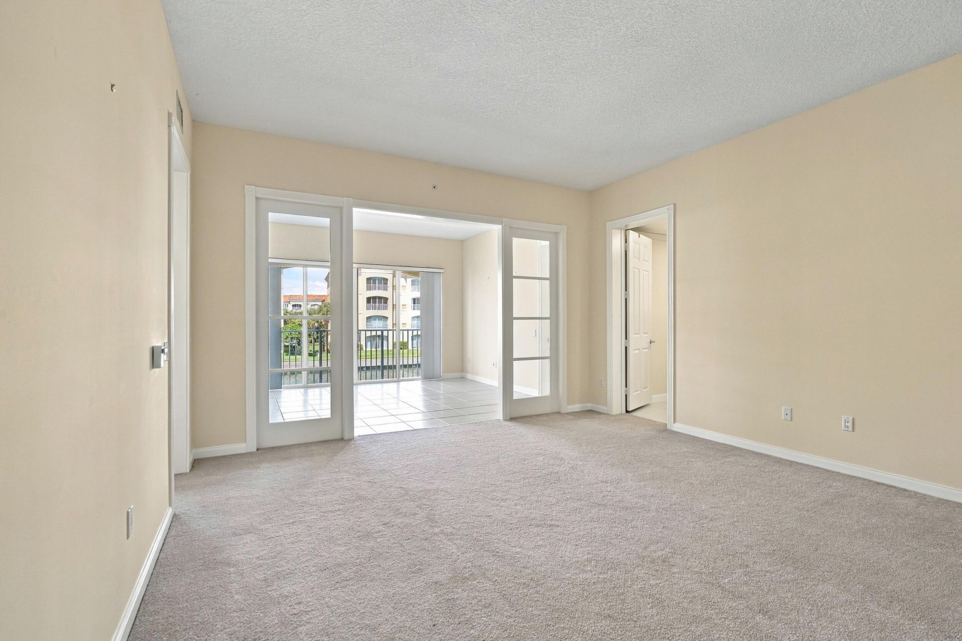 19 Harbour Isle Drive W, Unit 201, Fort Pierce, FL 34949 Photo