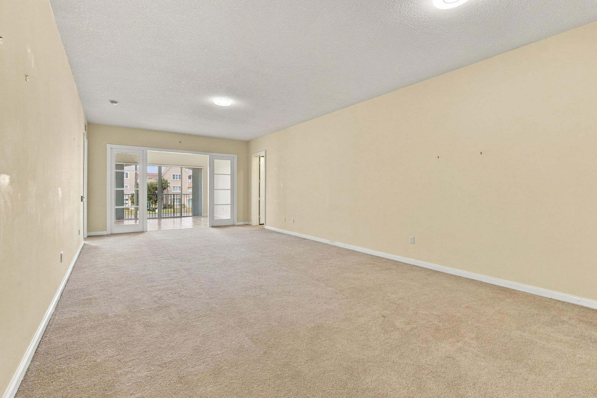 19 Harbour Isle Drive W, Unit 201, Fort Pierce, FL 34949 Photo