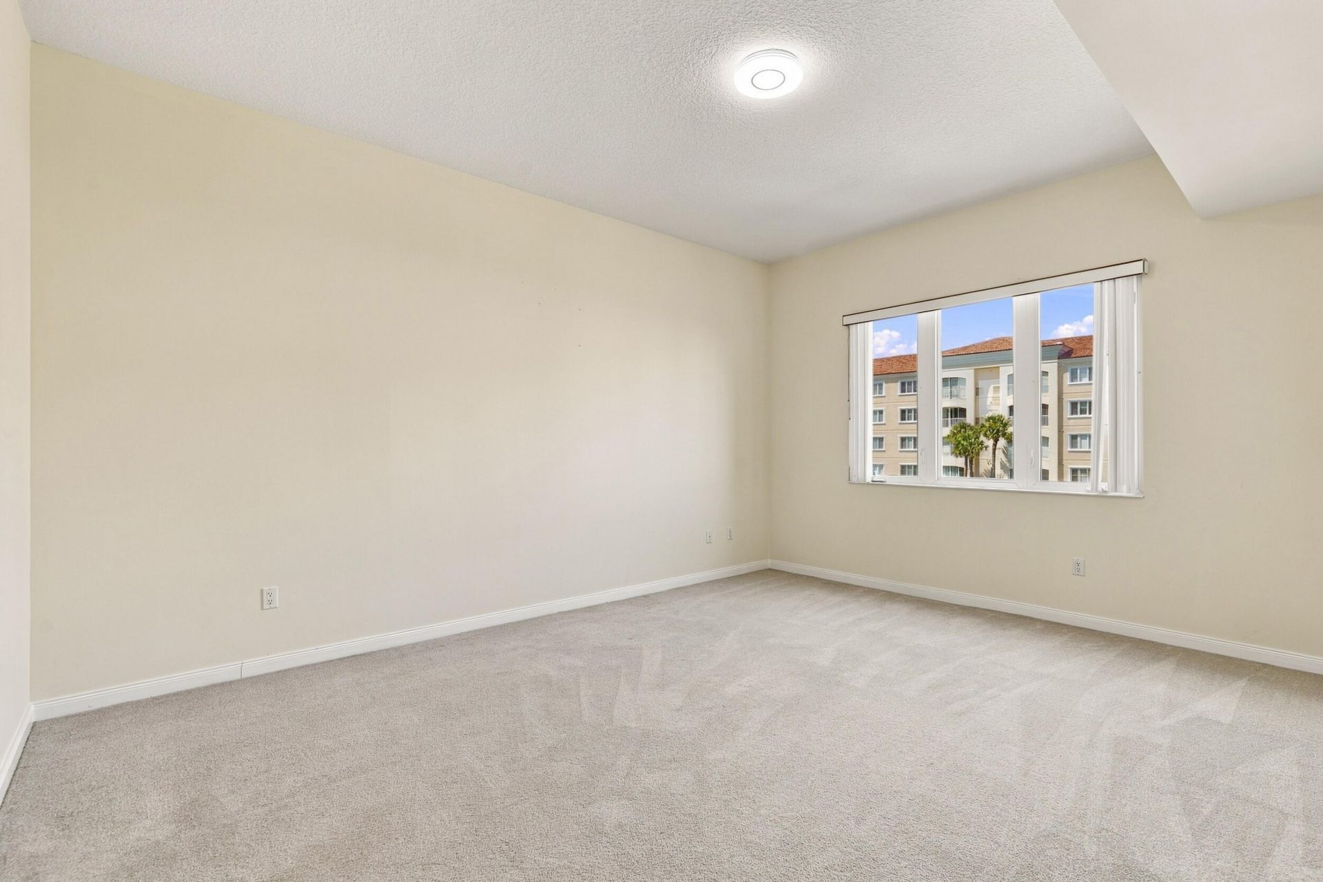 19 Harbour Isle Drive W, Unit 201, Fort Pierce, FL 34949 Photo