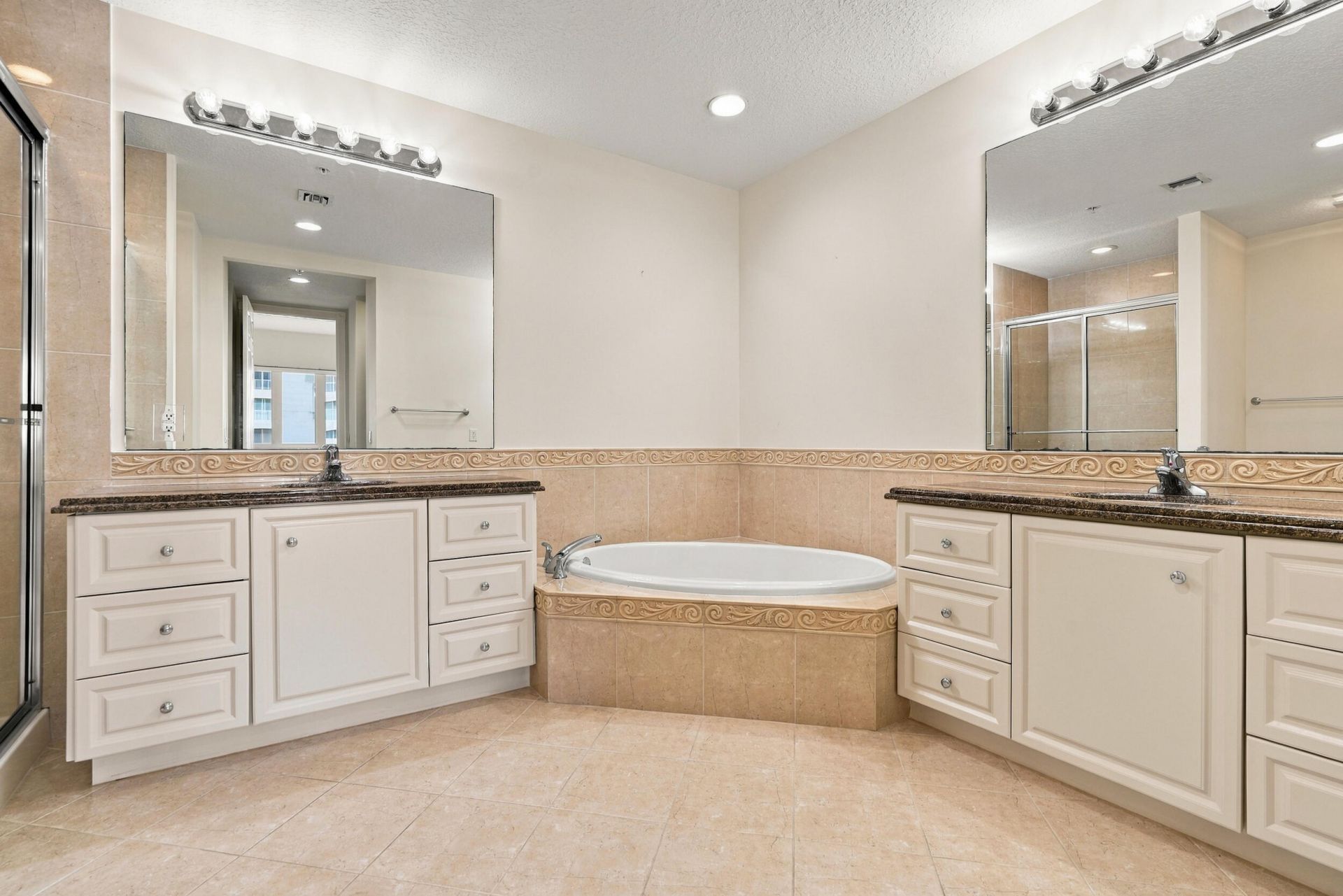 19 Harbour Isle Drive W, Unit 201, Fort Pierce, FL 34949 Photo