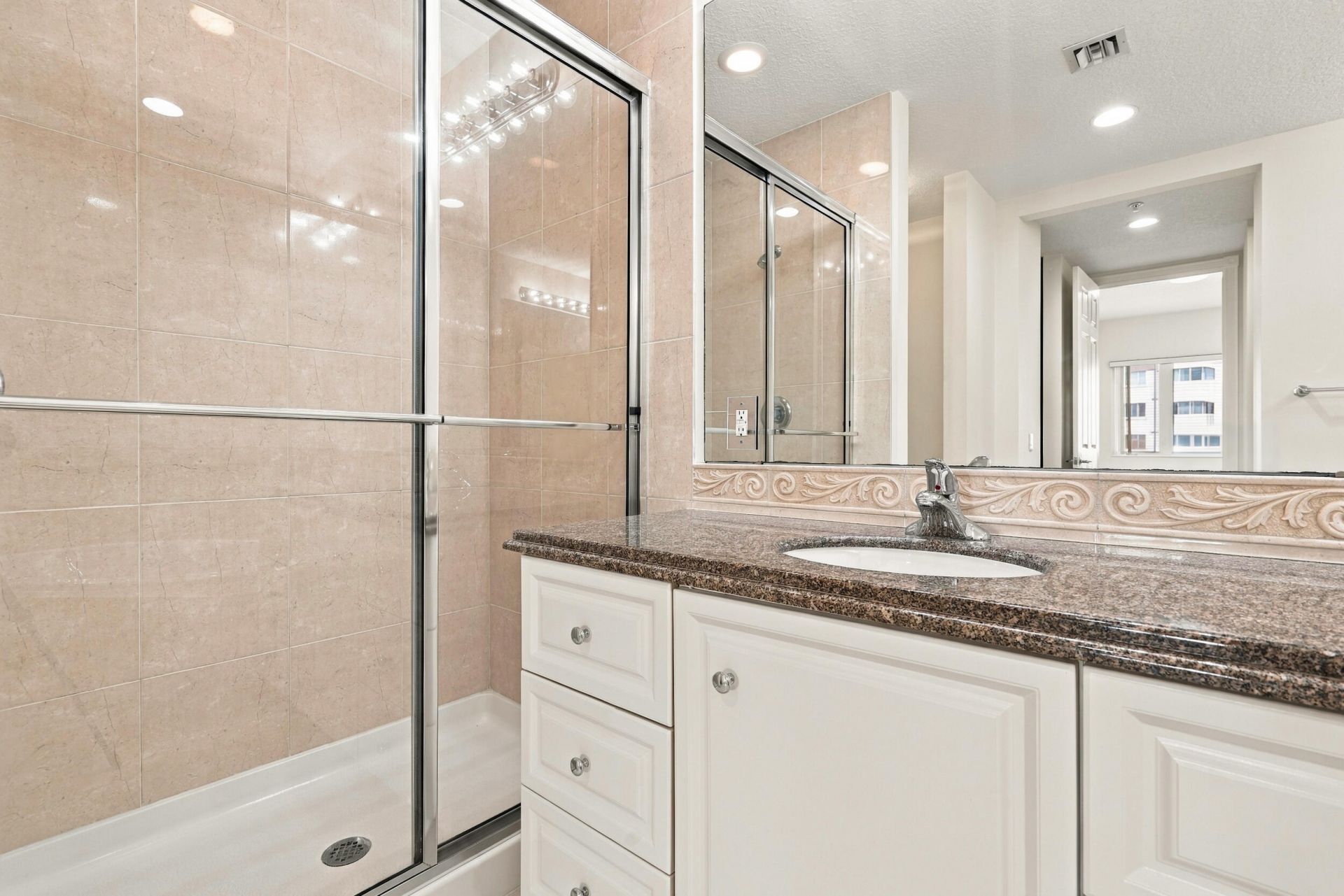 19 Harbour Isle Drive W, Unit 201, Fort Pierce, FL 34949 Photo