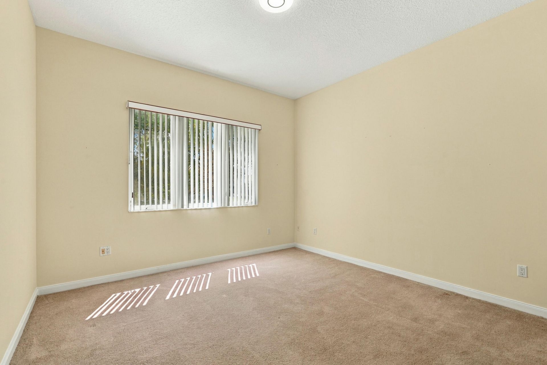 19 Harbour Isle Drive W, Unit 201, Fort Pierce, FL 34949 Photo