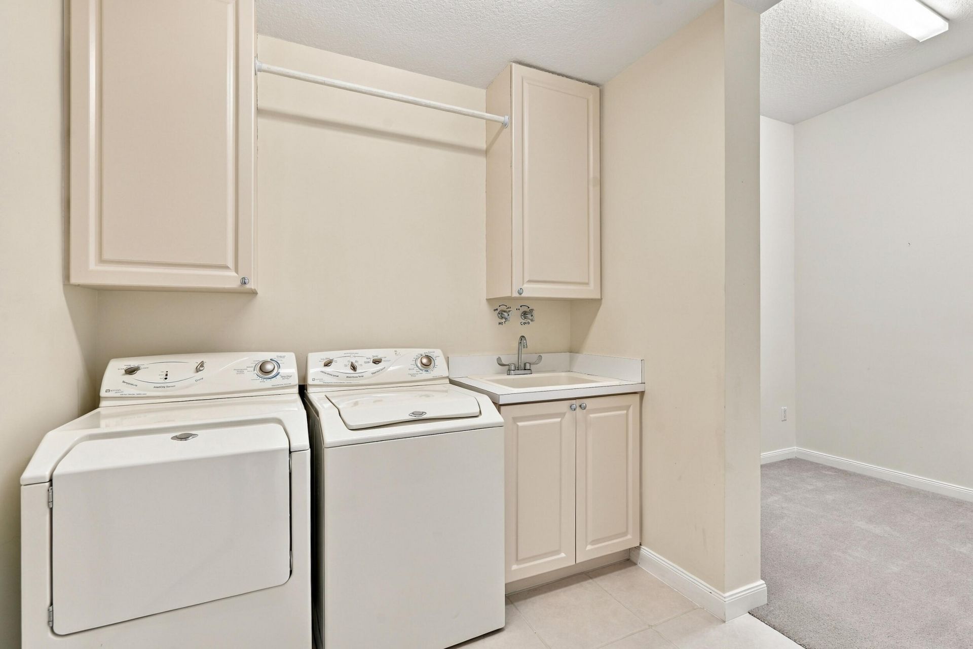 19 Harbour Isle Drive W, Unit 201, Fort Pierce, FL 34949 Photo