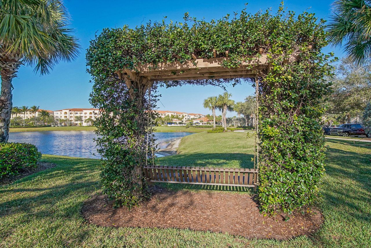 19 Harbour Isle Drive W, Unit 201, Fort Pierce, FL 34949 Photo
