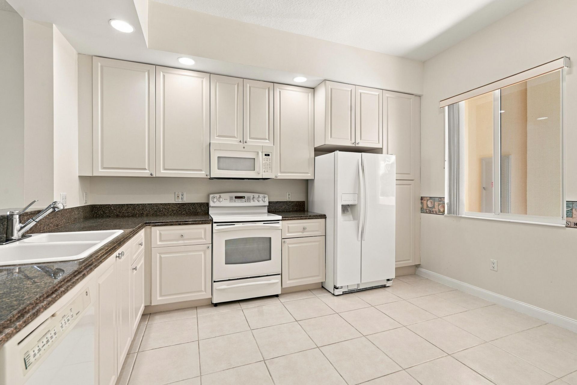 19 Harbour Isle Drive W, Unit 201, Fort Pierce, FL 34949 Photo