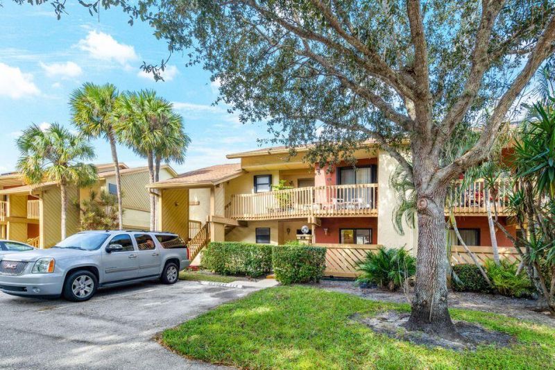 13145 Chadwick Court, Unit 14, Wellington, FL 33414 Photo