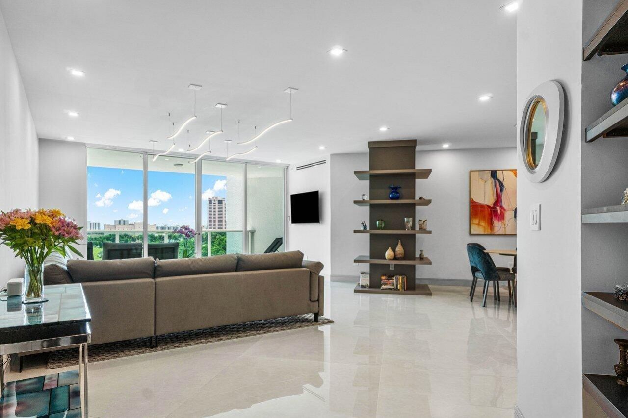 550 SE Mizner Boulevard, Unit B709, Boca Raton, FL 33432 Photo