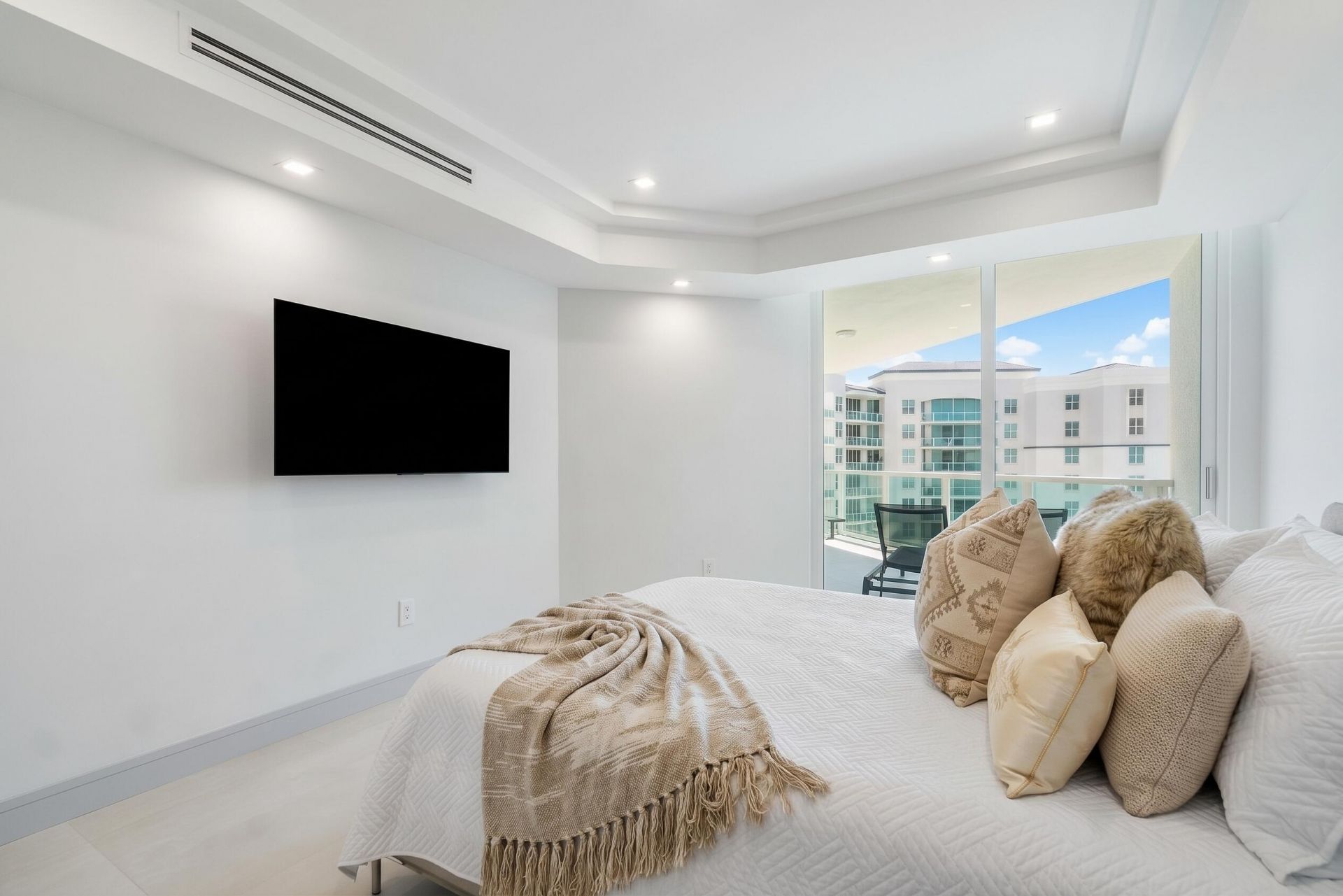 550 SE Mizner Boulevard, Unit B709, Boca Raton, FL 33432 Photo