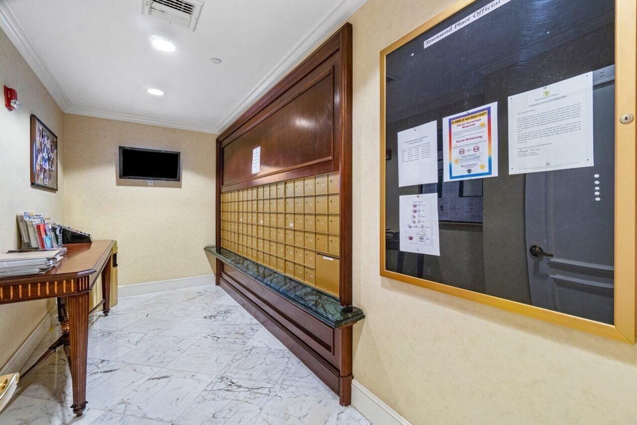 550 SE Mizner Boulevard, Unit B709, Boca Raton, FL 33432 Photo