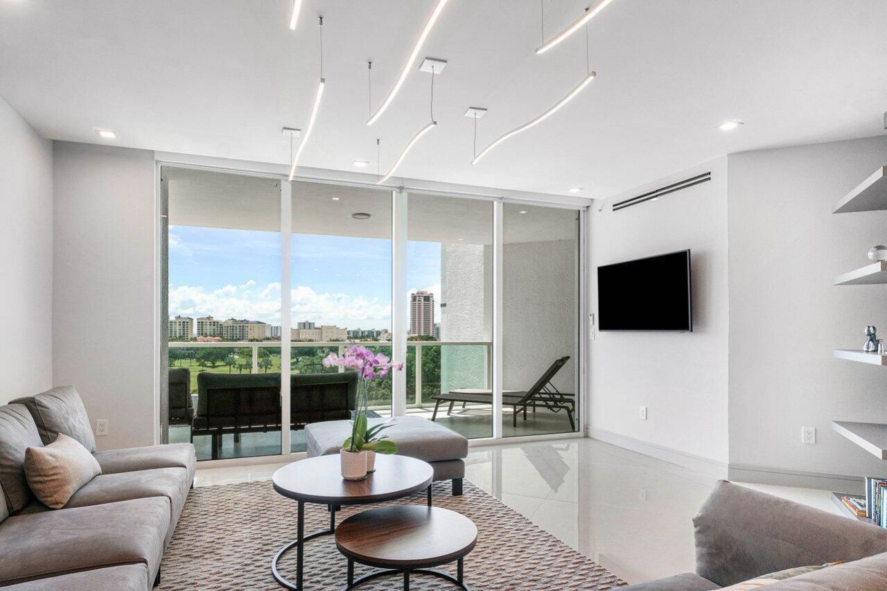 550 SE Mizner Boulevard, Unit B709, Boca Raton, FL 33432 Photo