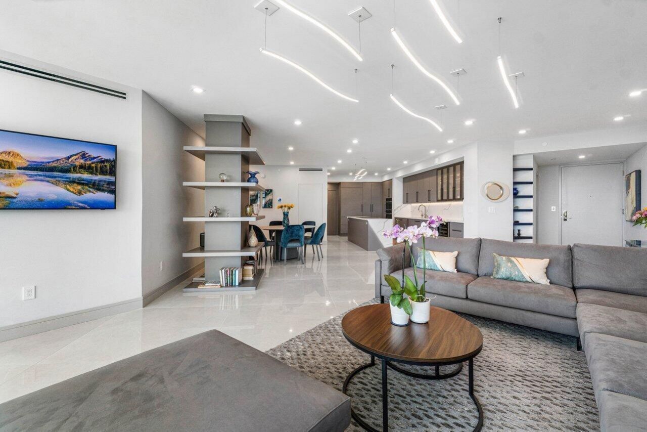 550 SE Mizner Boulevard, Unit B709, Boca Raton, FL 33432 Photo