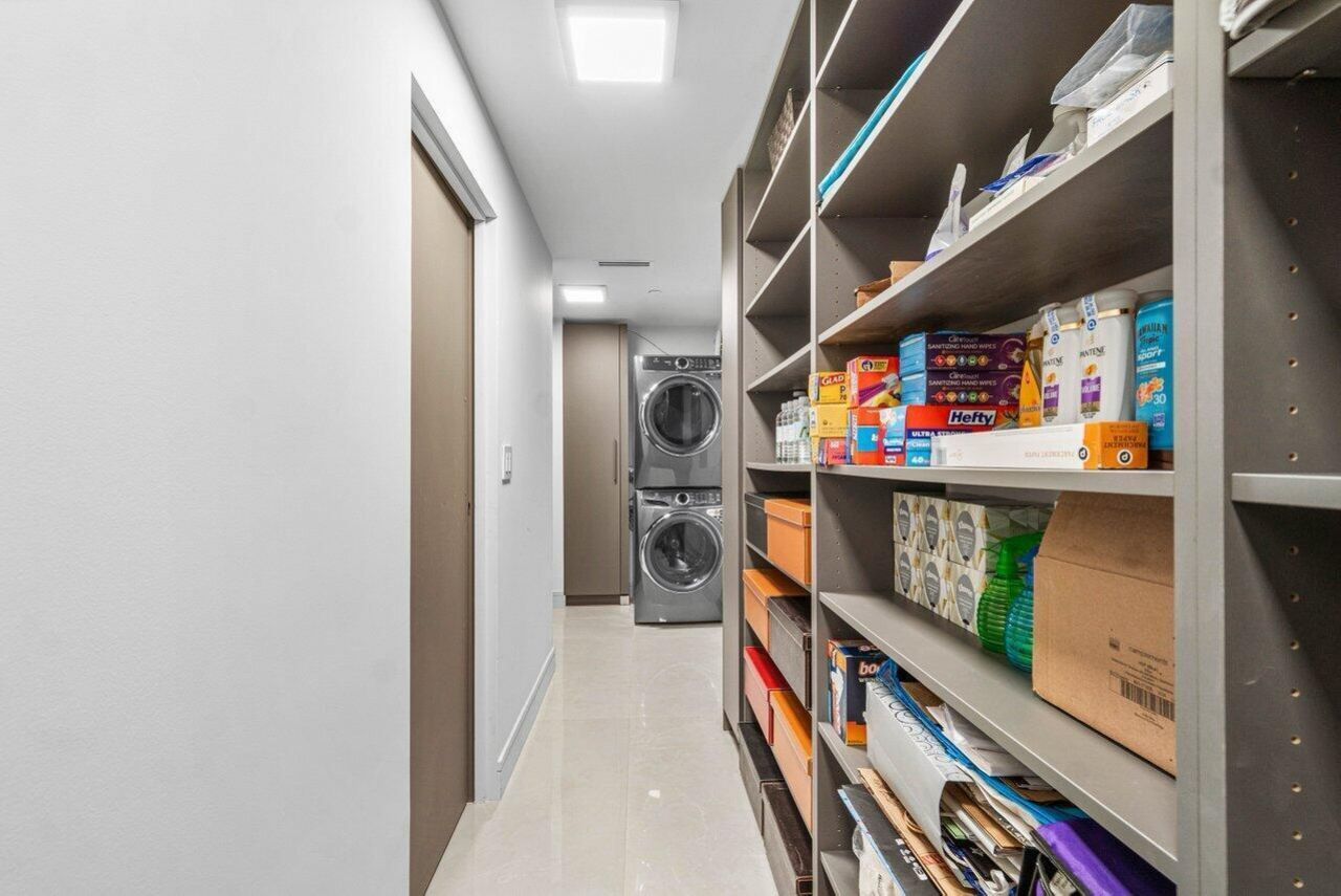 550 SE Mizner Boulevard, Unit B709, Boca Raton, FL 33432 Photo