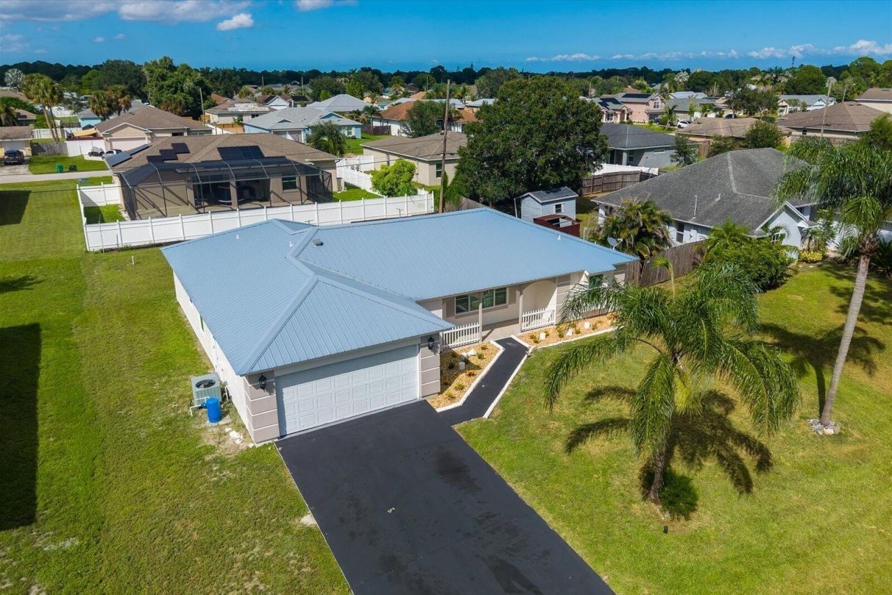 1051 SW Dubois, Port Saint Lucie, FL 34953 Photo