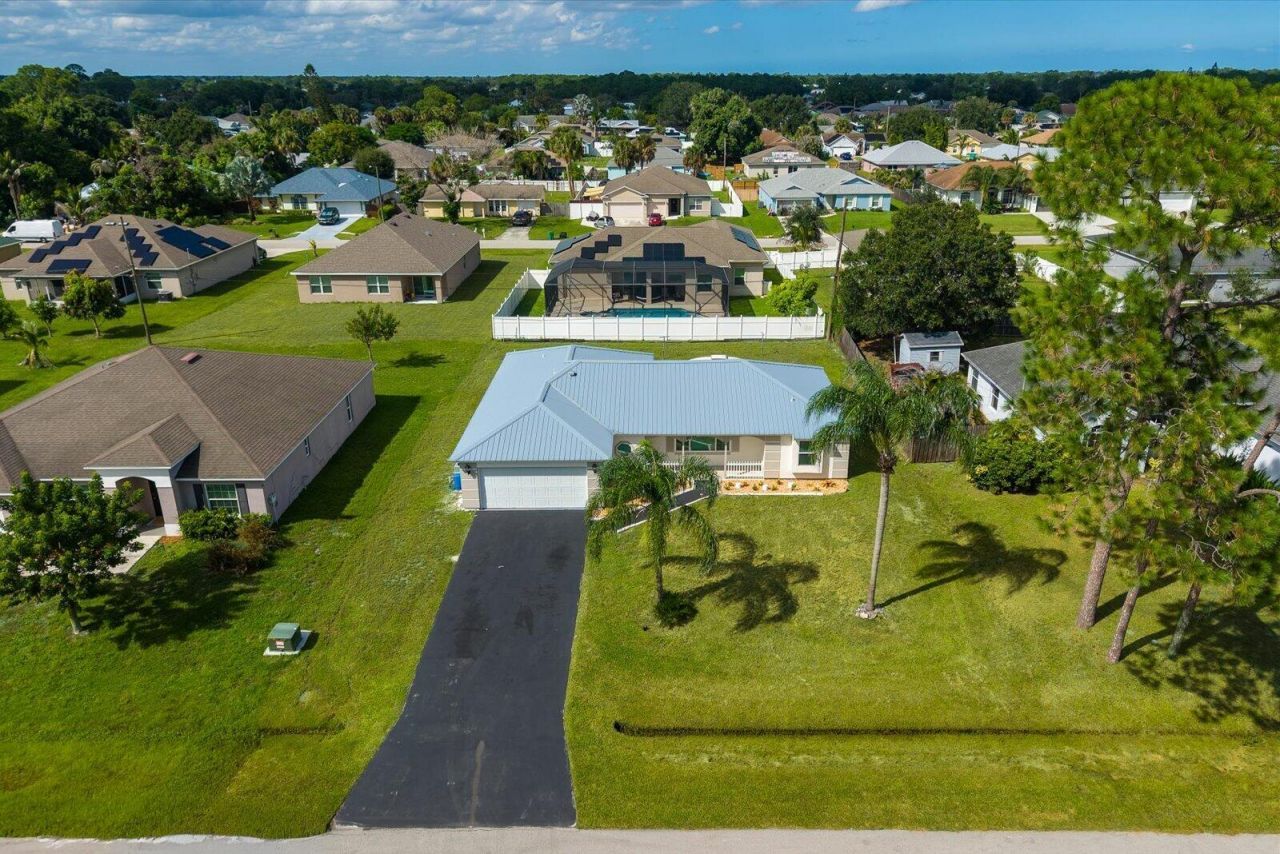 1051 SW Dubois, Port Saint Lucie, FL 34953 Photo
