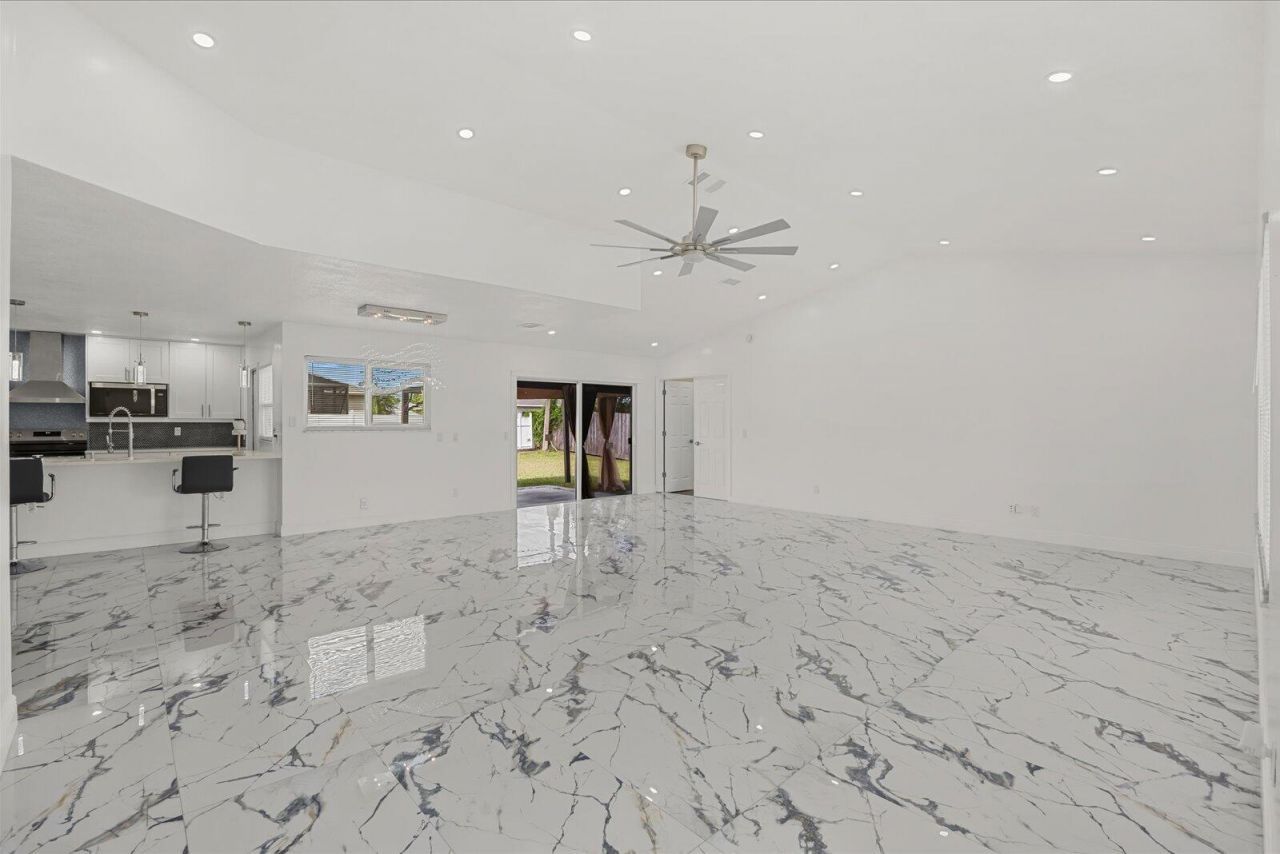 1051 SW Dubois, Port Saint Lucie, FL 34953 Photo