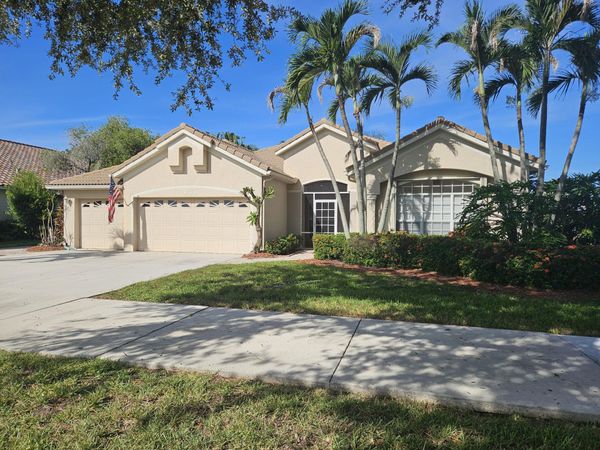 909 SW Lake Charles Circle, Port St. Lucie, FL 34986