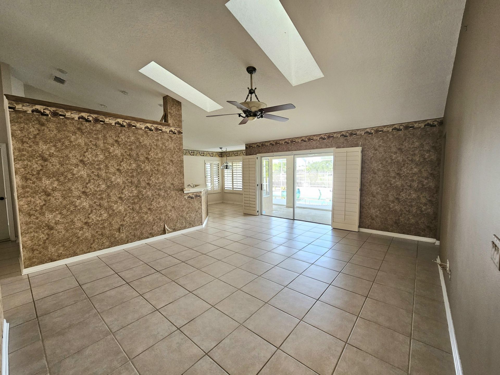 909 SW Lake Charles Circle, Port Saint Lucie, FL 34986 Photo