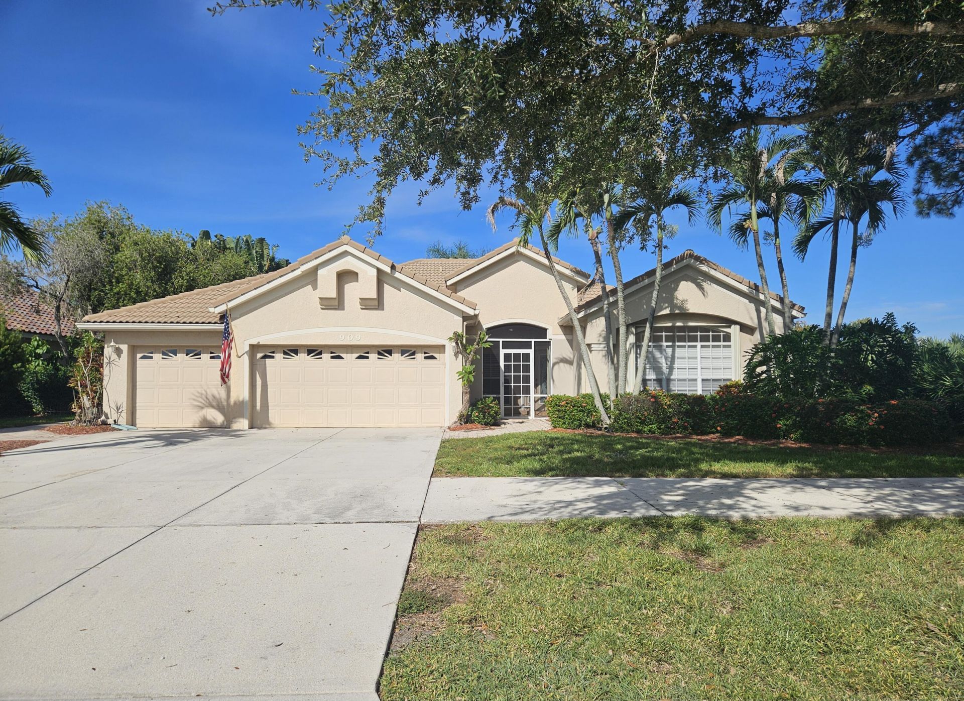 909 SW Lake Charles Circle, Port Saint Lucie, FL 34986 Photo