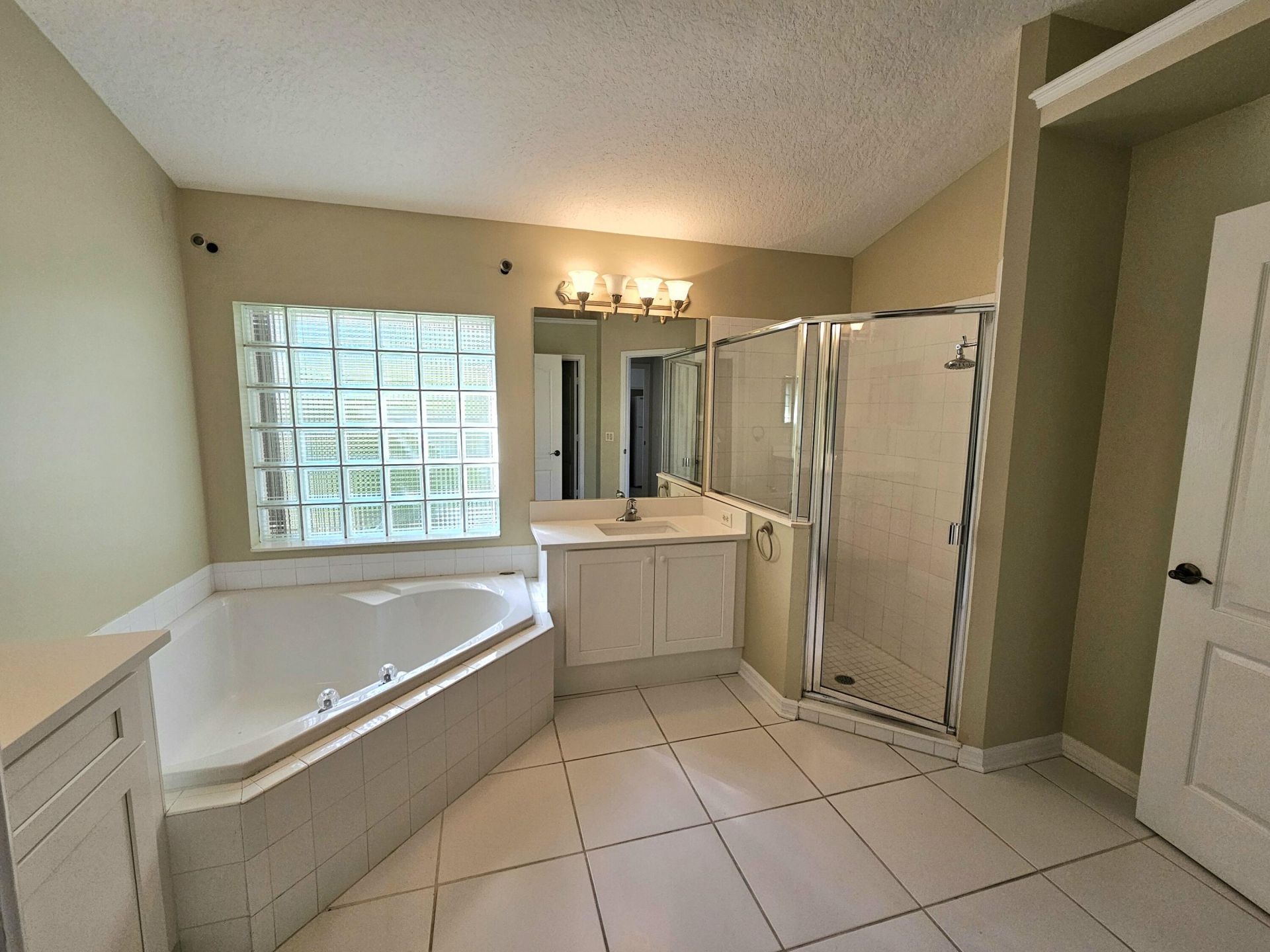 909 SW Lake Charles Circle, Port Saint Lucie, FL 34986 Photo