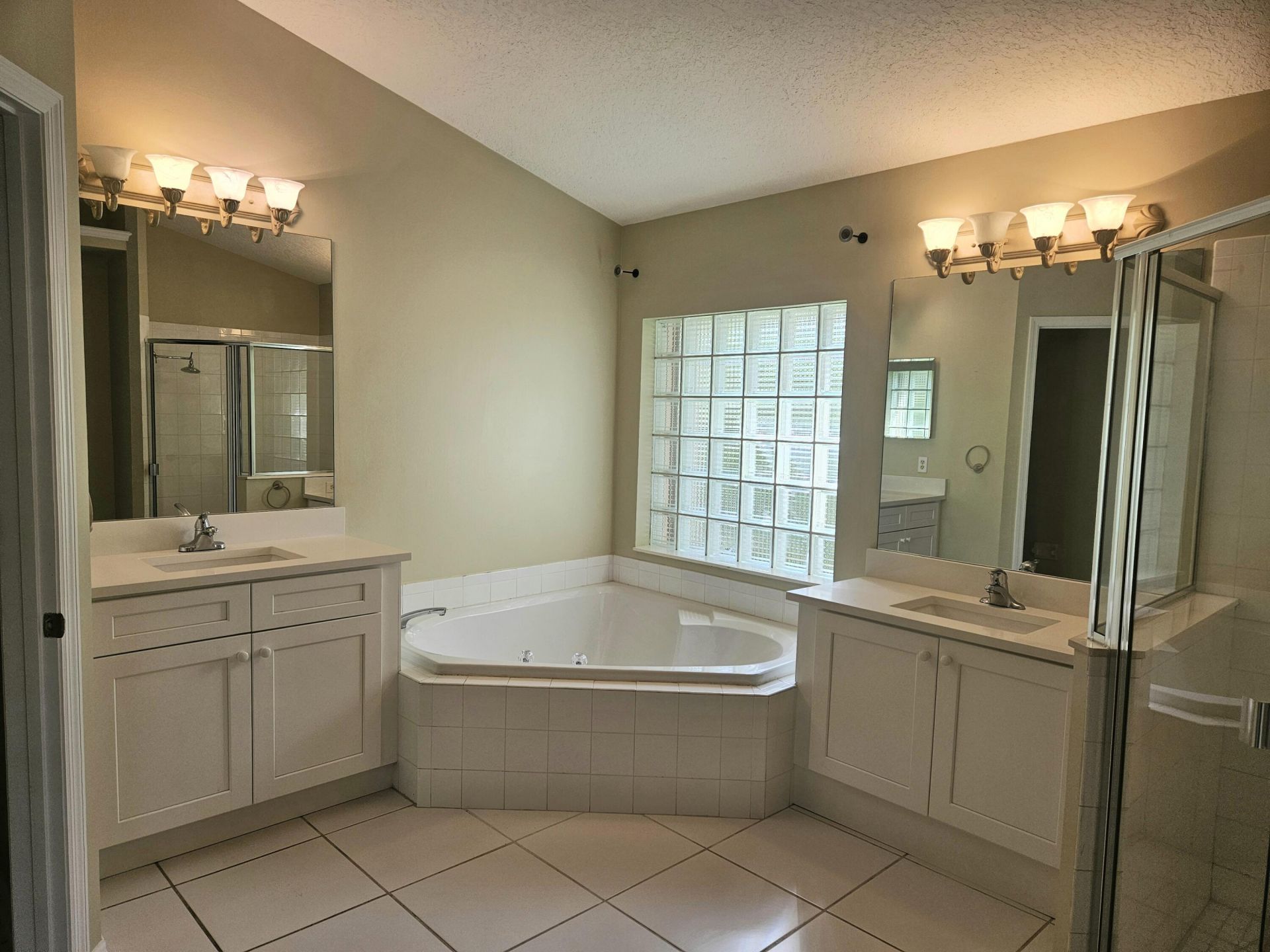 909 SW Lake Charles Circle, Port Saint Lucie, FL 34986 Photo