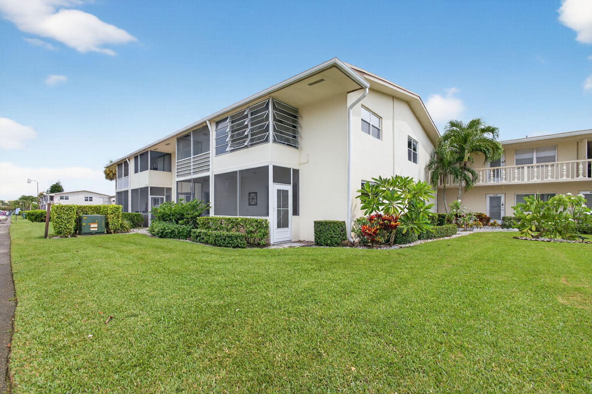 221 Coventry J, West Palm Beach, FL 33417 Photo