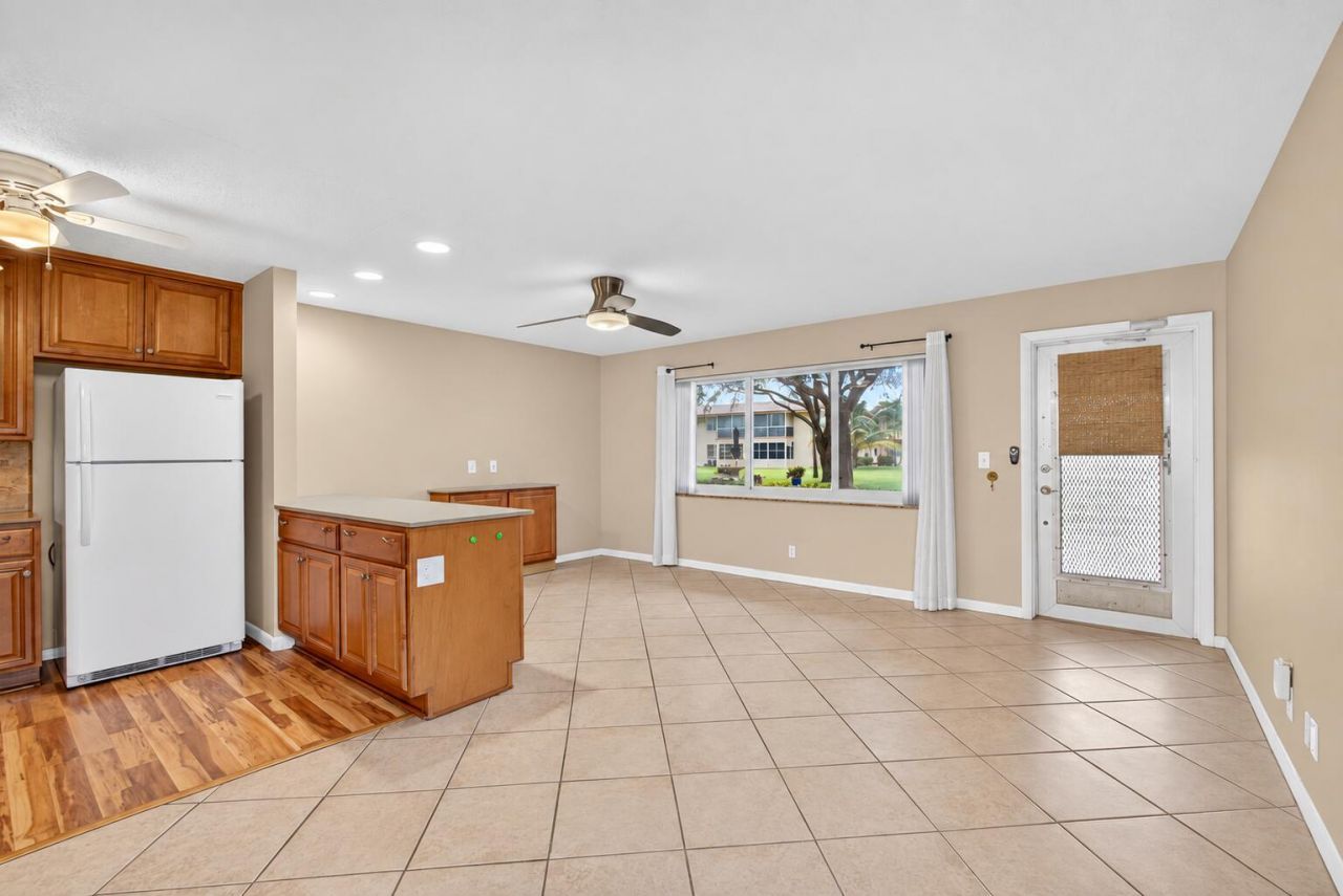 221 Coventry J, West Palm Beach, FL 33417 Photo