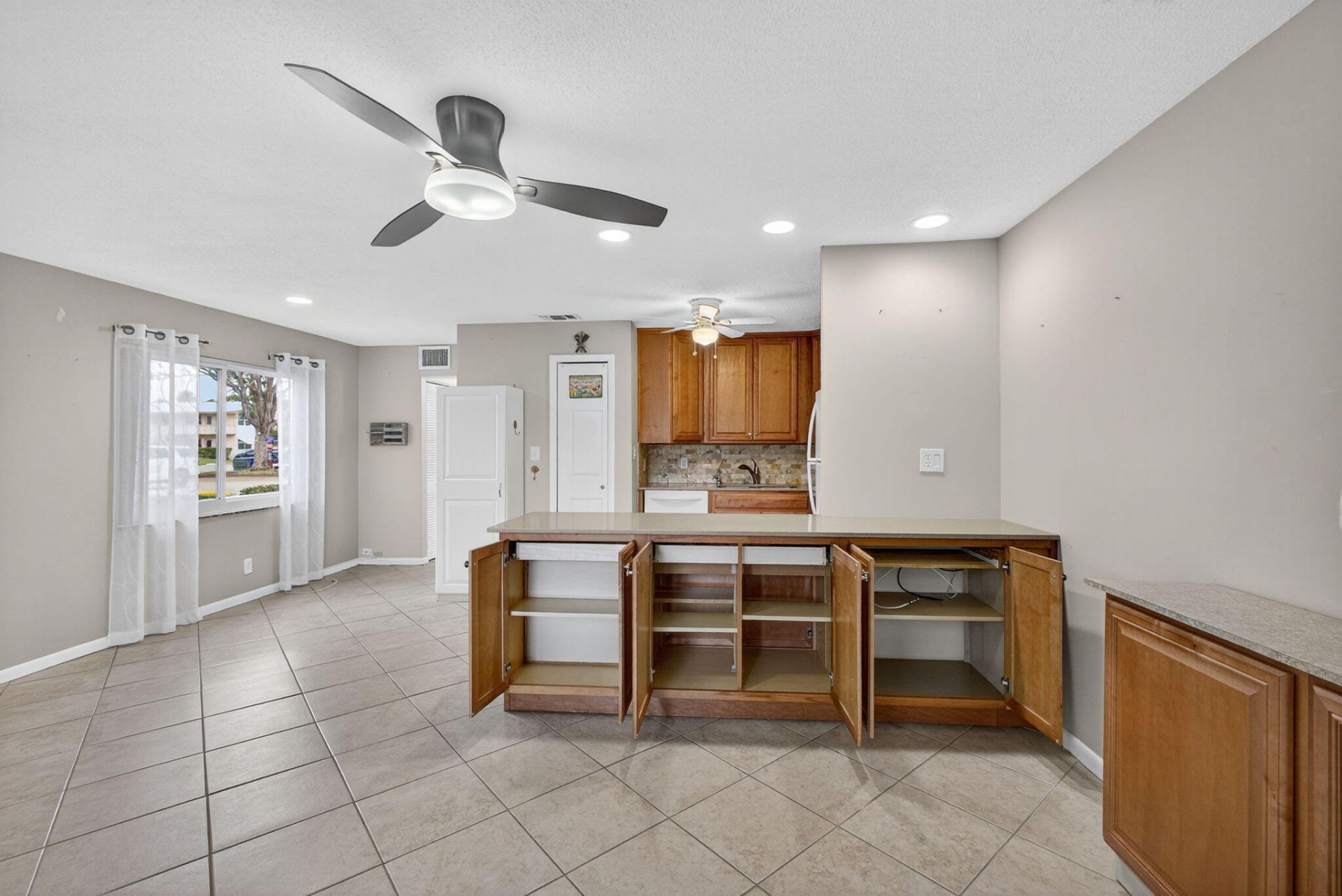 221 Coventry J, West Palm Beach, FL 33417 Photo