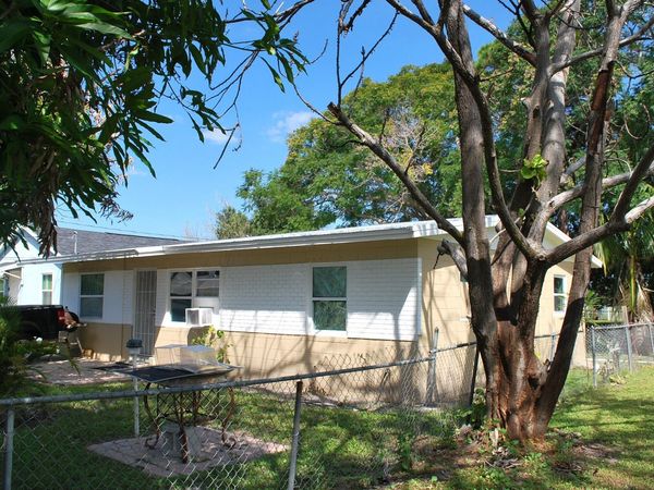1106 N 22ND Street, Fort Pierce, FL 34950