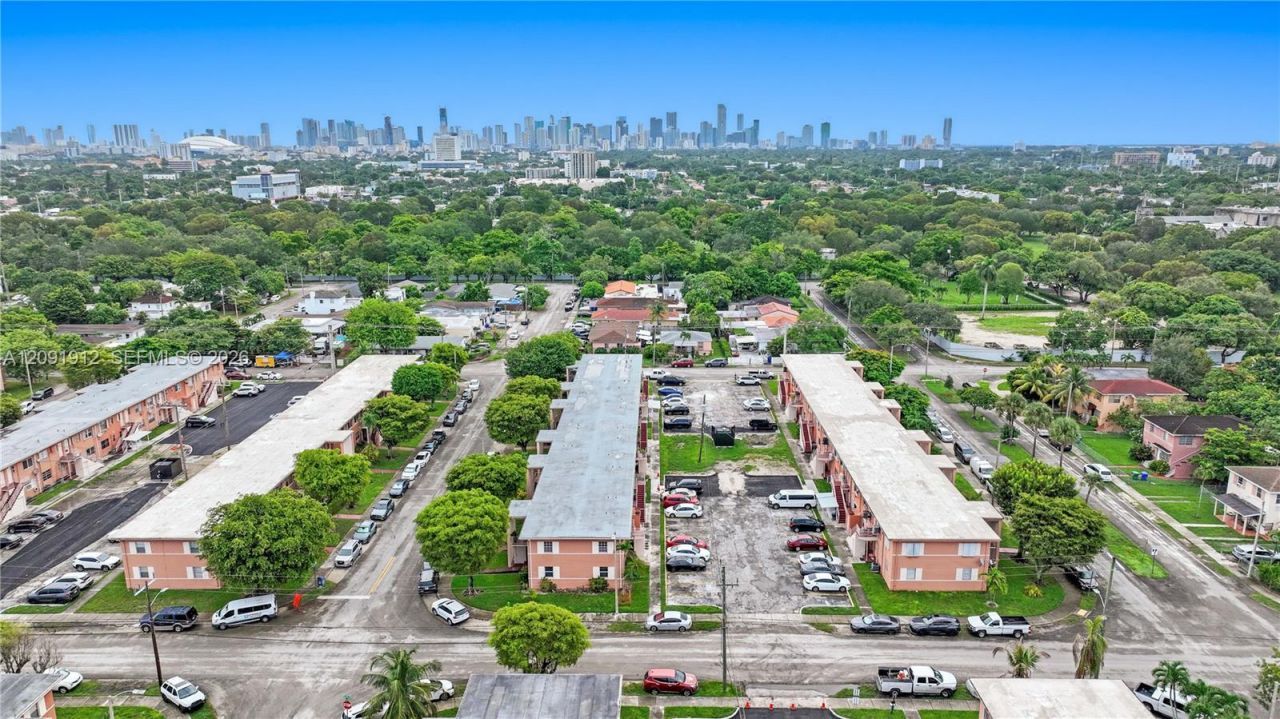 3470 SW 10th St, Unit 4 aka Unit, Miami, FL 33135 Photo