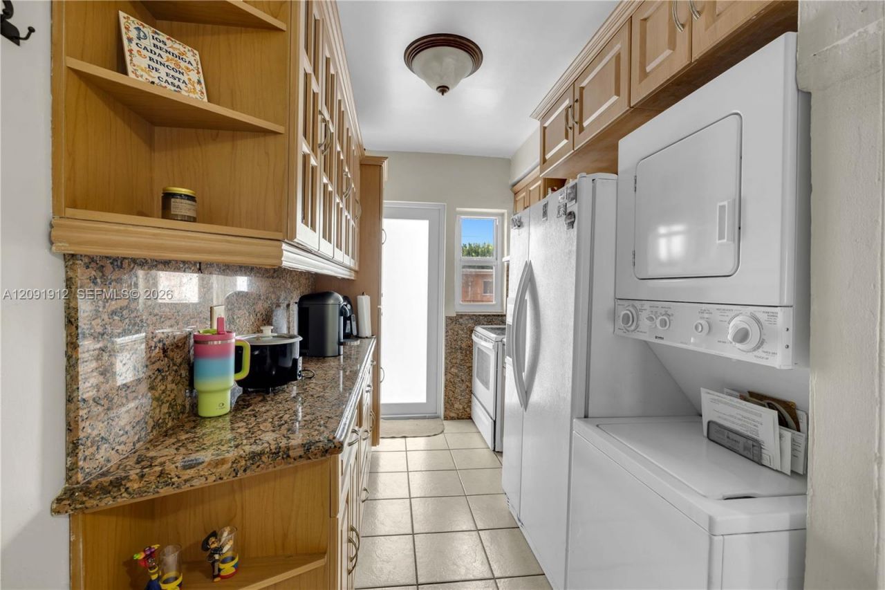 3470 SW 10th St, Unit 4 aka Unit, Miami, FL 33135 Photo
