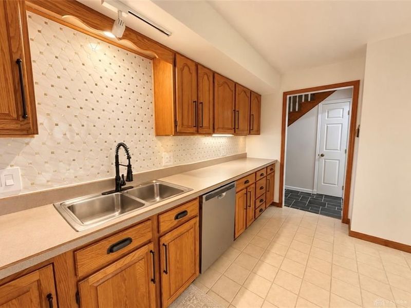 1312 Ridge Road, Wilmington, OH 45177 Photo 5