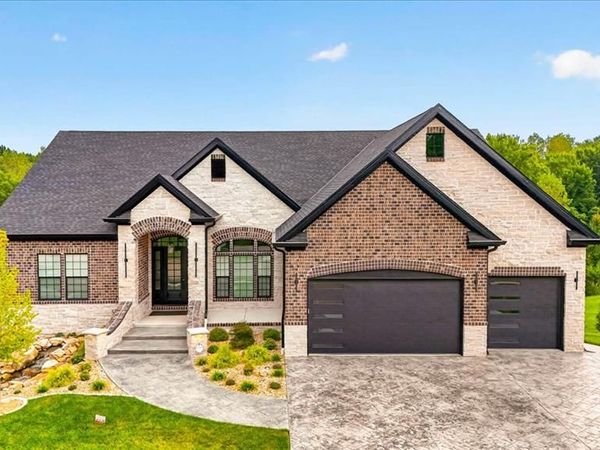 10 Crestwood Bend Court, Black Jack, MO 63033