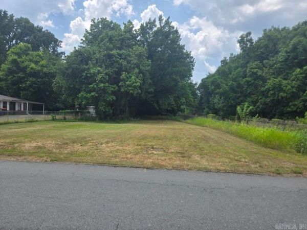 2102 S Georgia Street , Pine Bluff, AR 71601