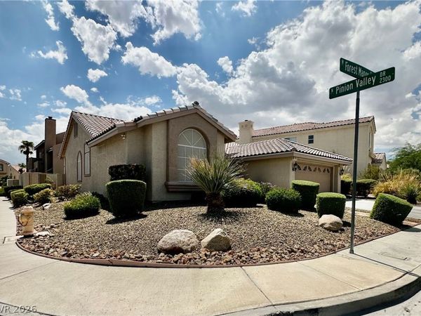 9201 Forest Manor Court, Las Vegas, NV 89134