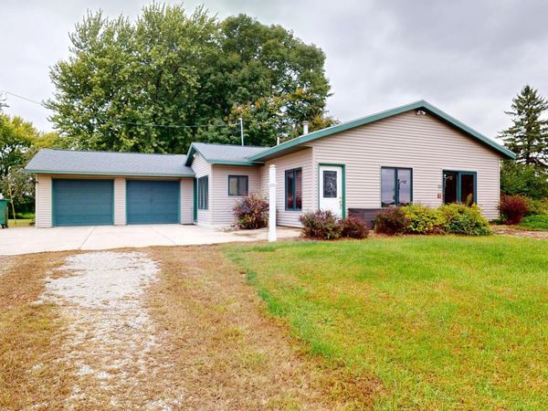 54732 110th Street, Wells, MN 56097