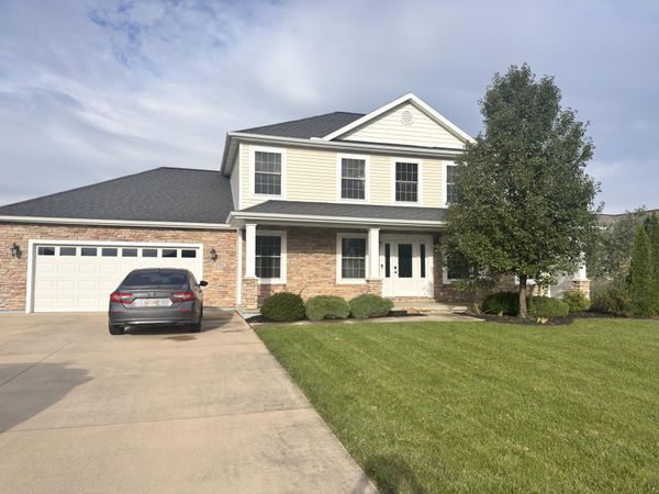 1715 Wildwood Court, Wapakoneta, OH 45895