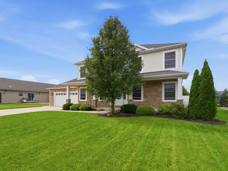 1715 Wildwood Court, Wapakoneta, OH 45895 Photo 3