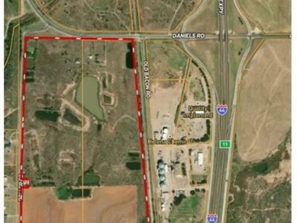 9765 Daniels Road , Burkburnett, TX 76354