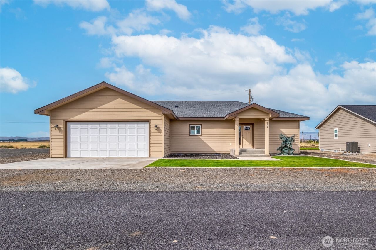 107 W Chinook Avenue, George, WA 98824 Main Photo