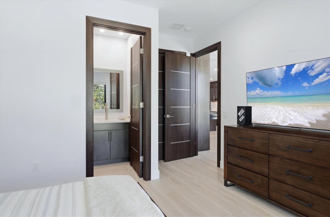 3920 Roberts Point Road, Sarasota, FL 34242 Photo