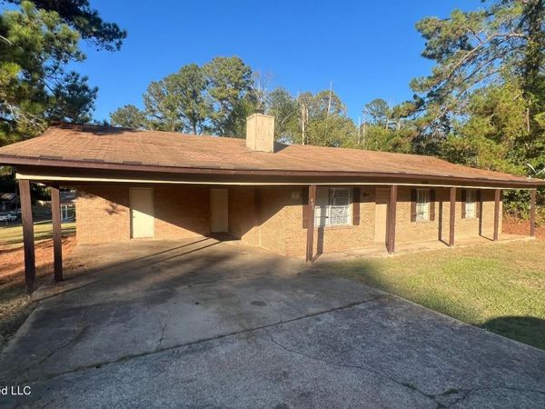 496 Chelsea Drive, Jackson, MS 39212
