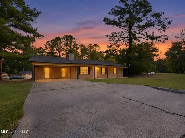 496 Chelsea Drive, Jackson, MS 39212