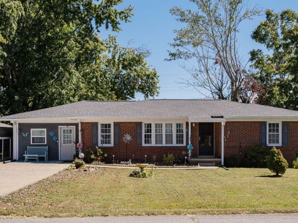 307 Hinson St , Hohenwald, TN 38462