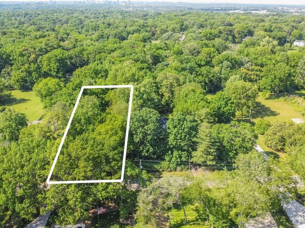 842 Battery Ln , Nashville, TN 37220
