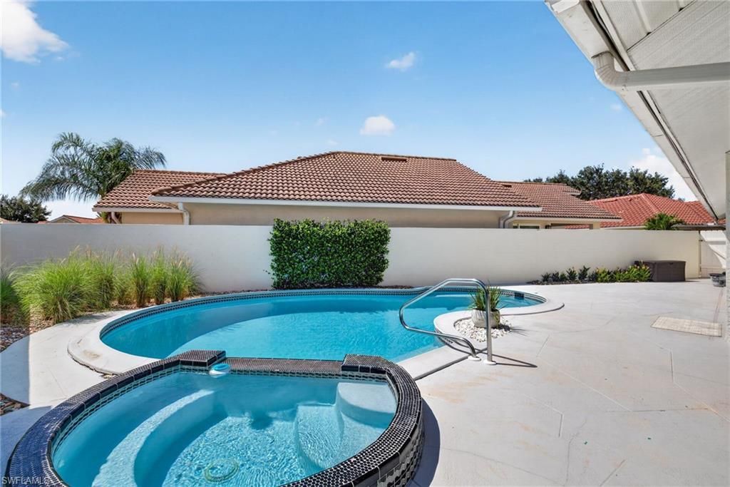 11055 Longshore Way W, Naples, FL 34119 Photo