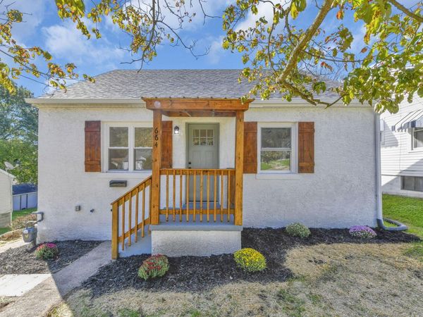 664 Smithfield Avenue , Lancaster, OH 43130