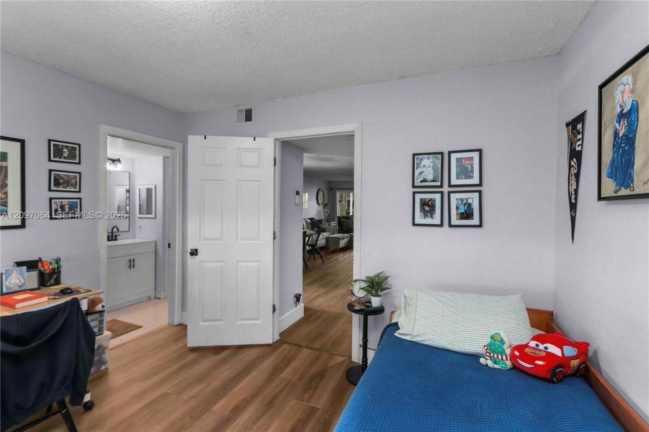 13900 SW 90th Ter, Unit 13900, Miami, FL 33186 Photo